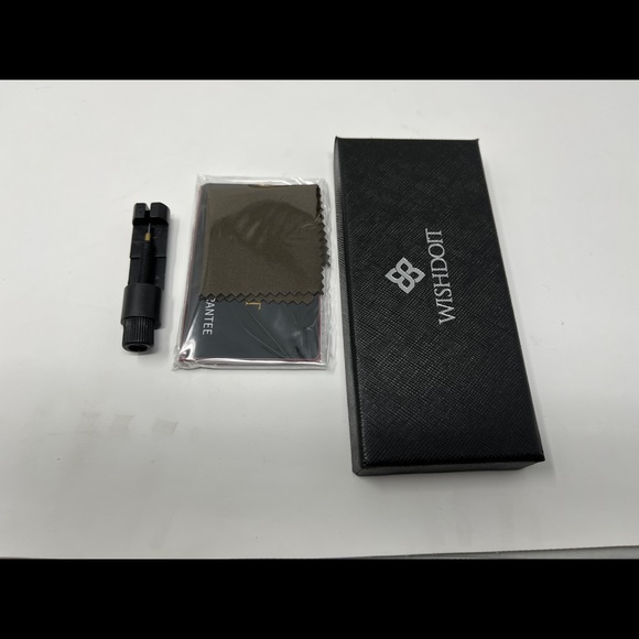 Mens stainless steel Watch sport waterproof black on gold - Picture 4 of 4